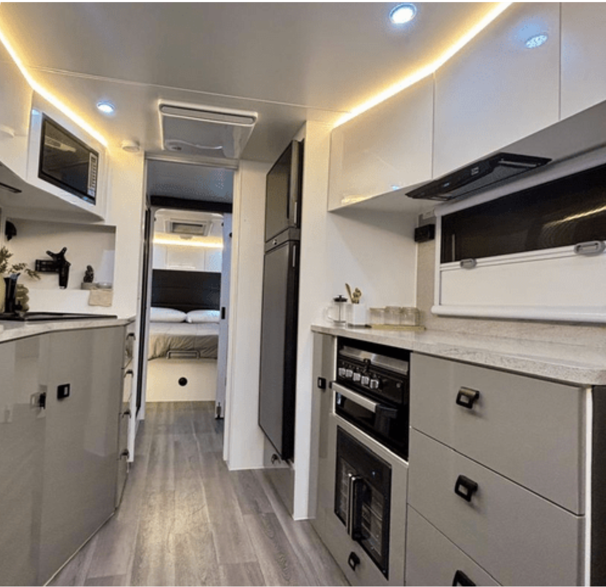 Amore 22 Interior